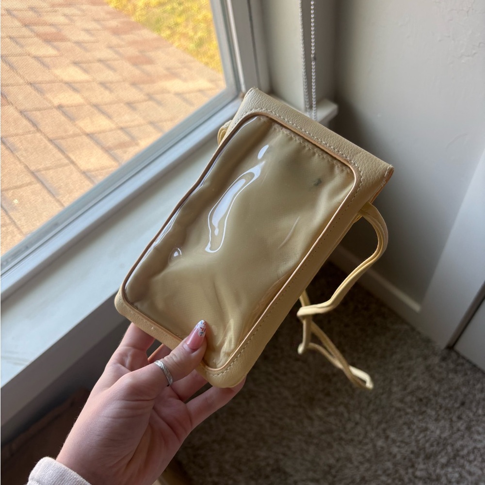 Elegant Cream Leather Crossbody Bag - Picture 2 of 3